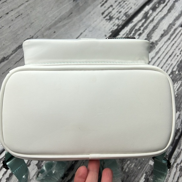 Loungefly - Casper The Friendly Ghost - Lets Be Friends - Mini Backpack - Picture 9 of 14